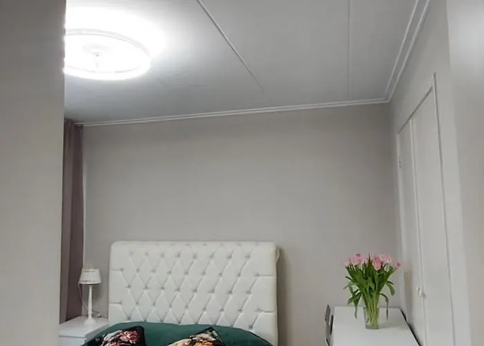 Cozy In Host House Near Rotterdam * מאס-סלאוס